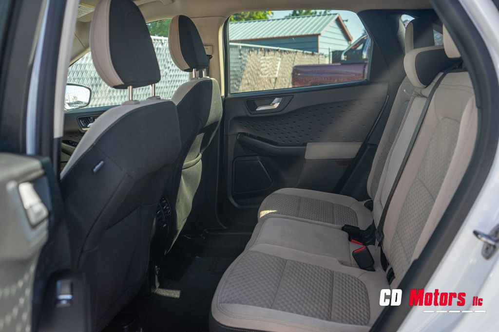 2020 Ford Escape Image 17