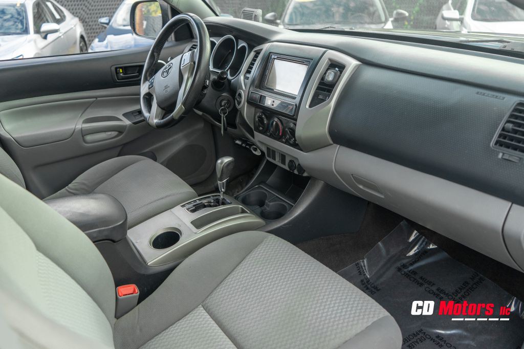 2012 Toyota Tacoma Image 17