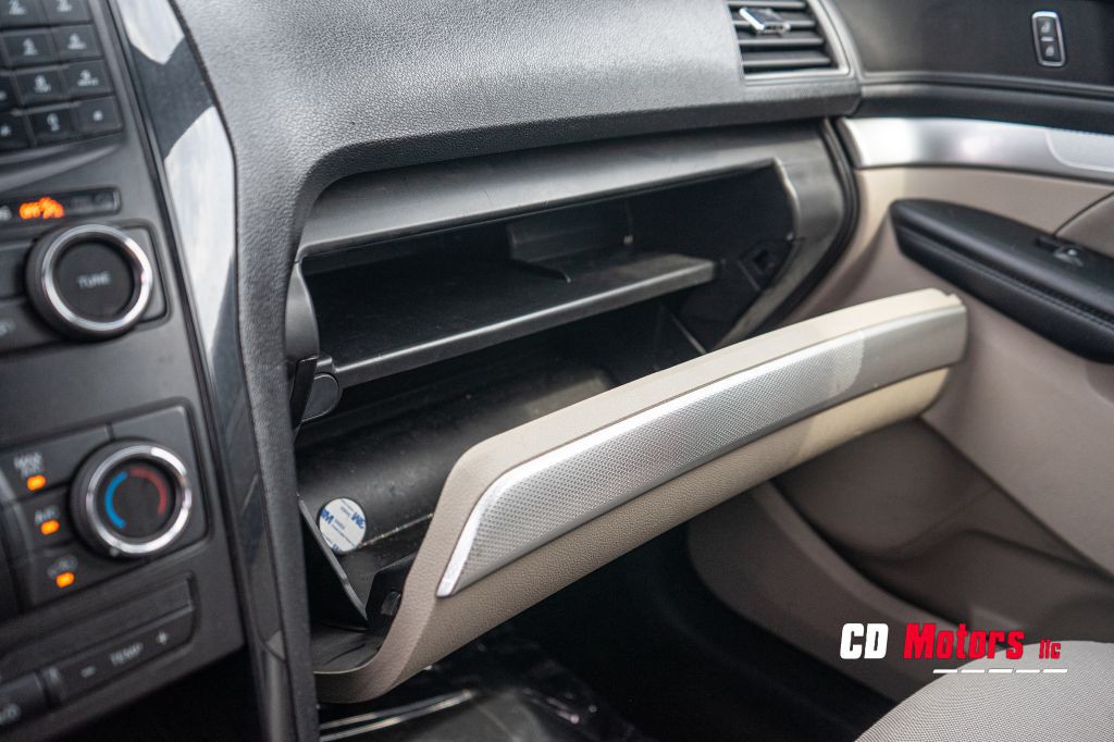 2019 Ford Explorer Image 16