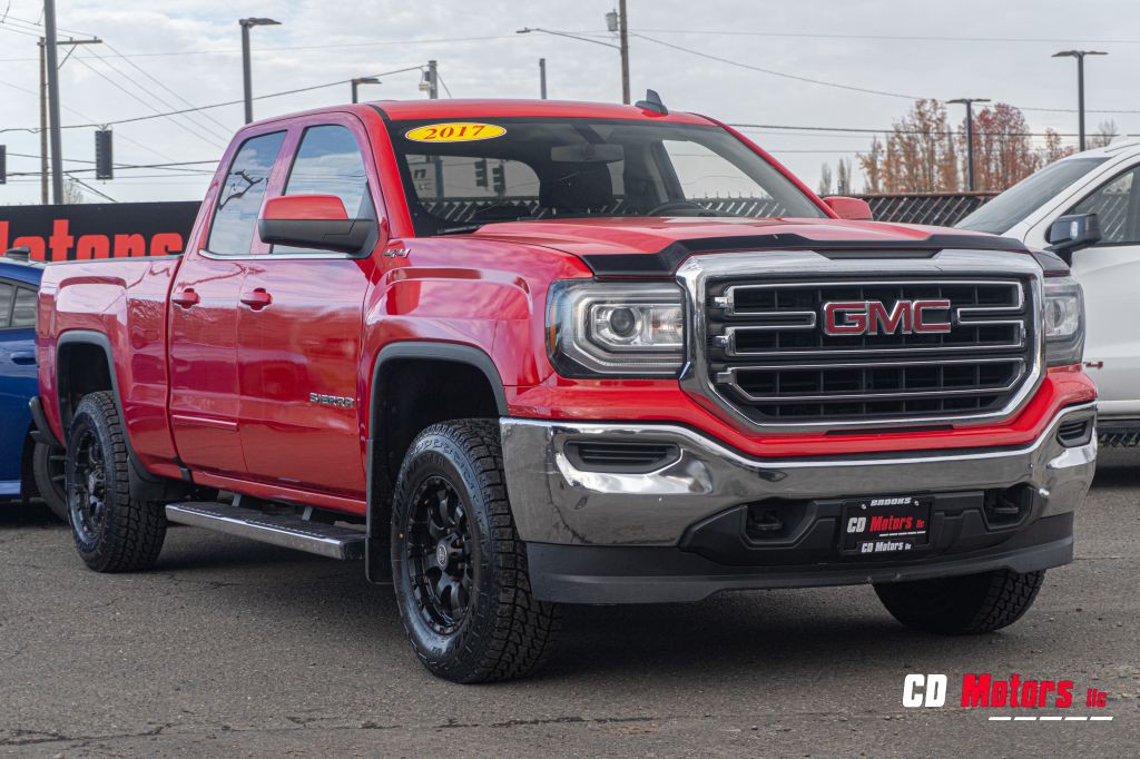 2017 GMC Sierra Image 2