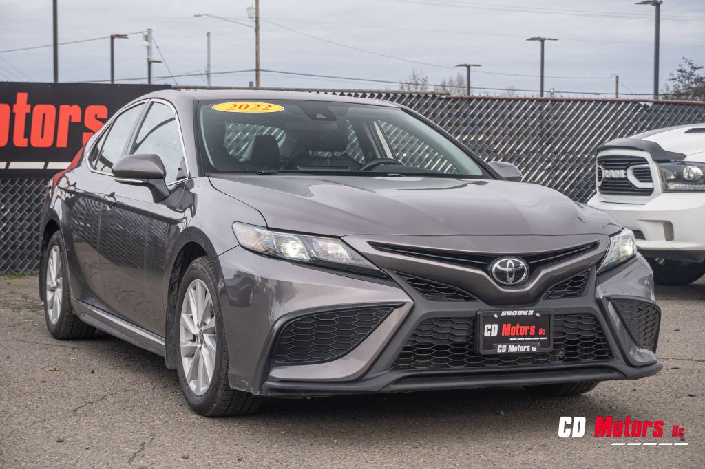 2022 Toyota Camry Image 2