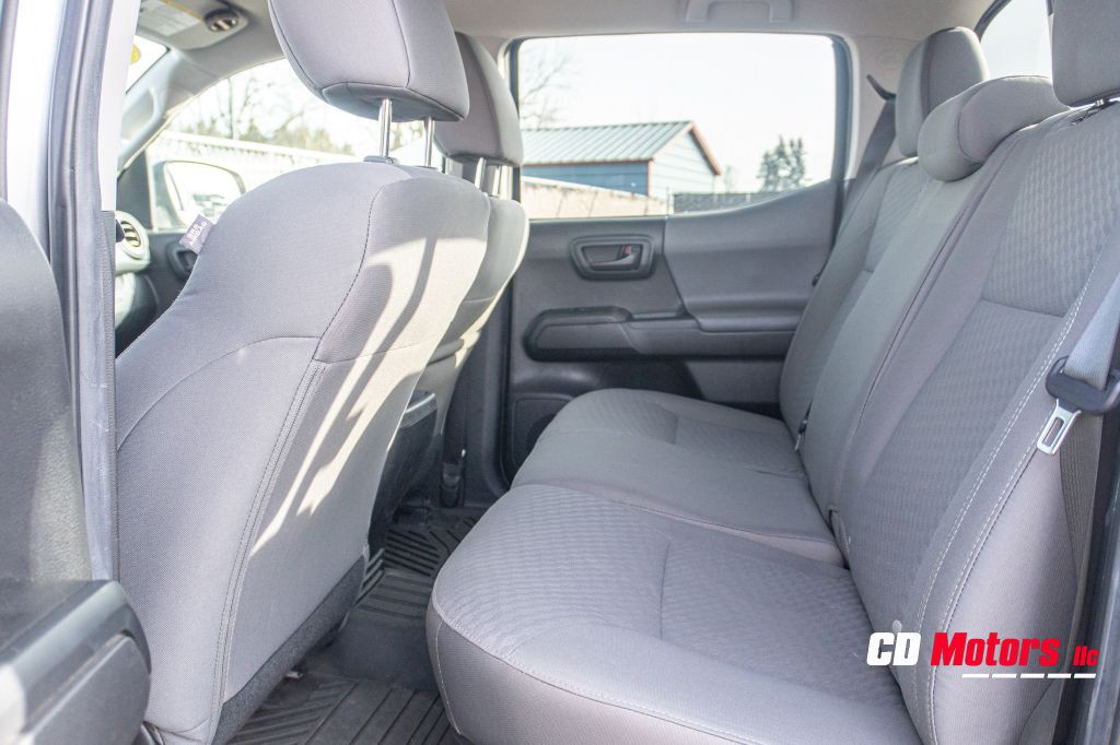 2022 Toyota Tacoma Image 17