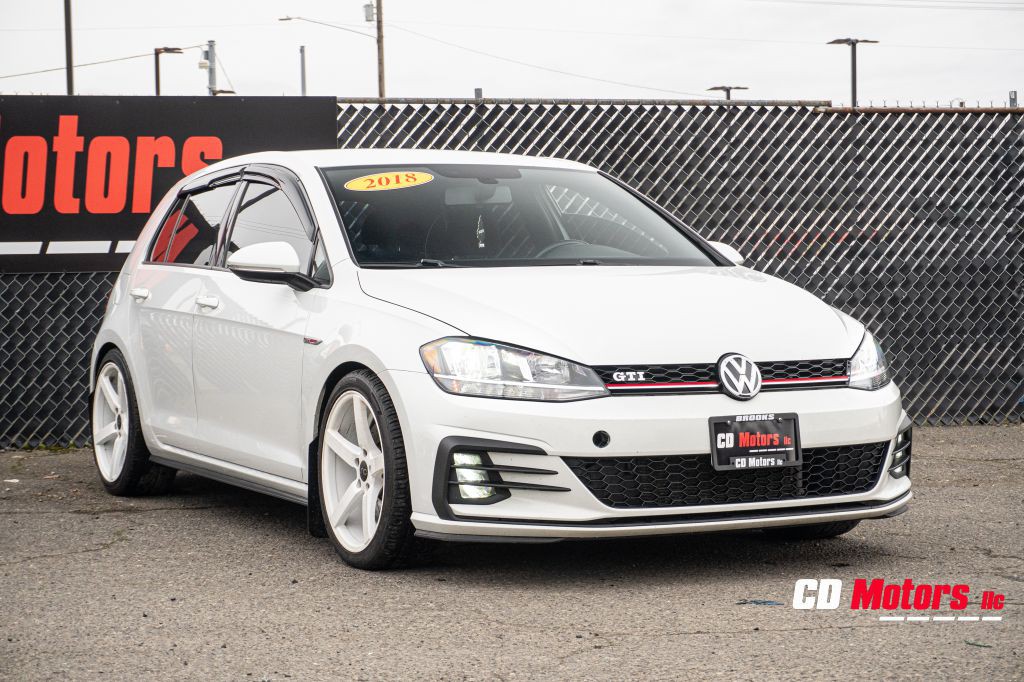 2018 Volkswagen GTI Image 2