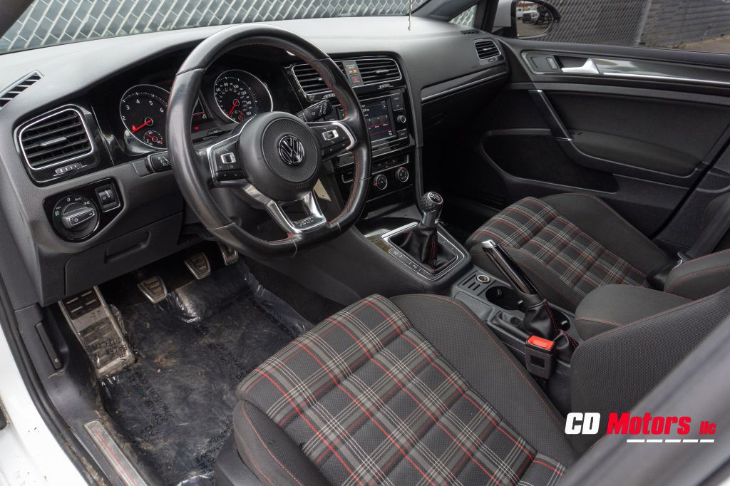 2018 Volkswagen GTI Image 14