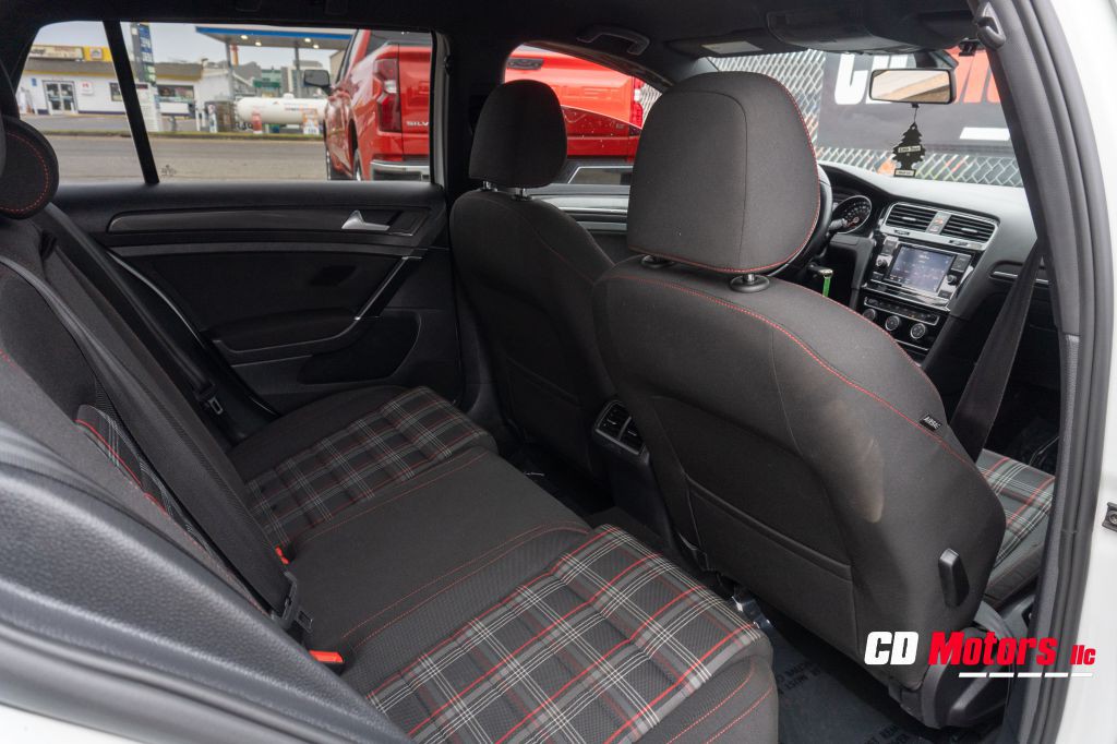 2018 Volkswagen GTI Image 17