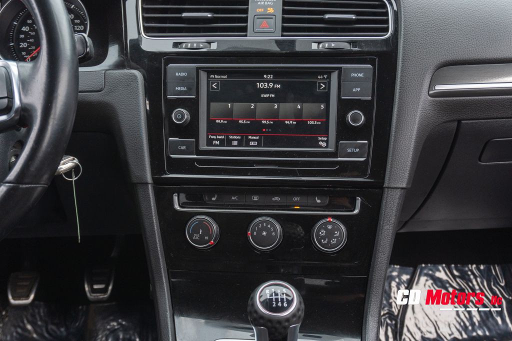 2018 Volkswagen GTI Image 21