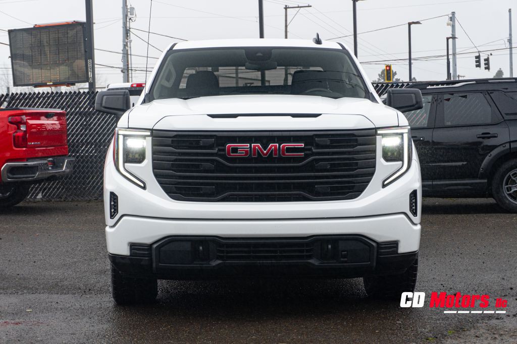 2024 GMC Sierra Image 3