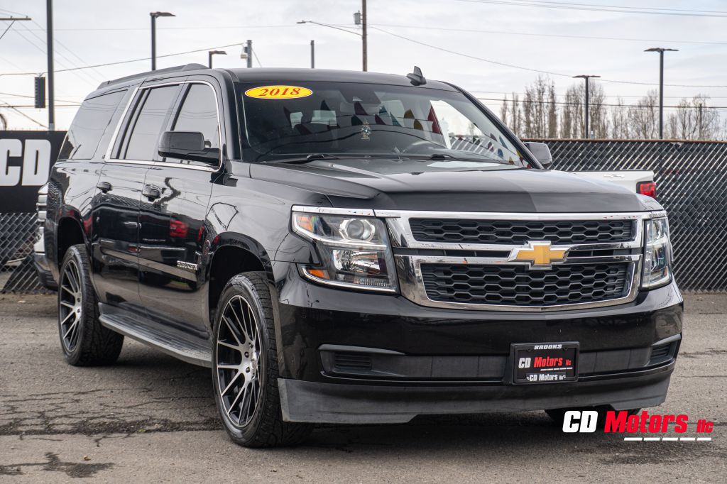2018 Chevrolet Suburban Image 2