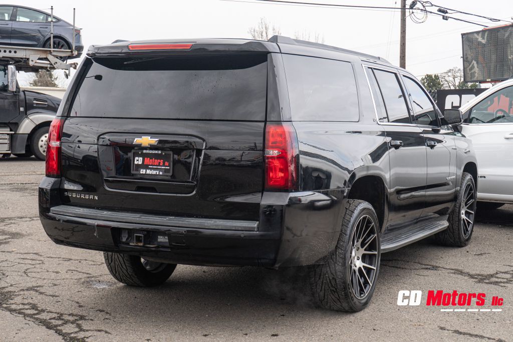 2018 Chevrolet Suburban Image 10