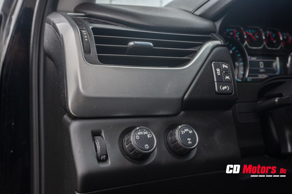 2018 Chevrolet Suburban Image 14