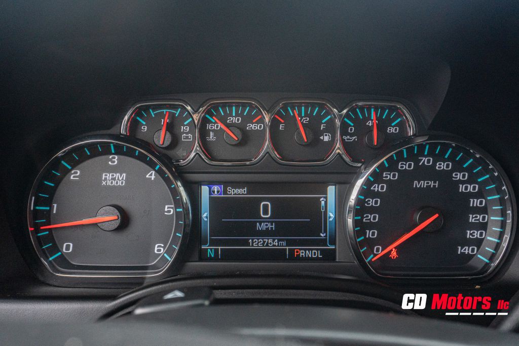 2018 Chevrolet Suburban Image 15