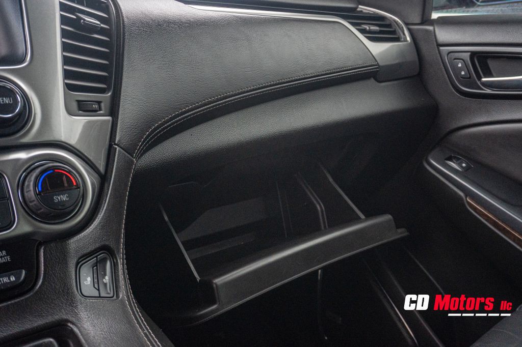 2018 Chevrolet Suburban Image 17