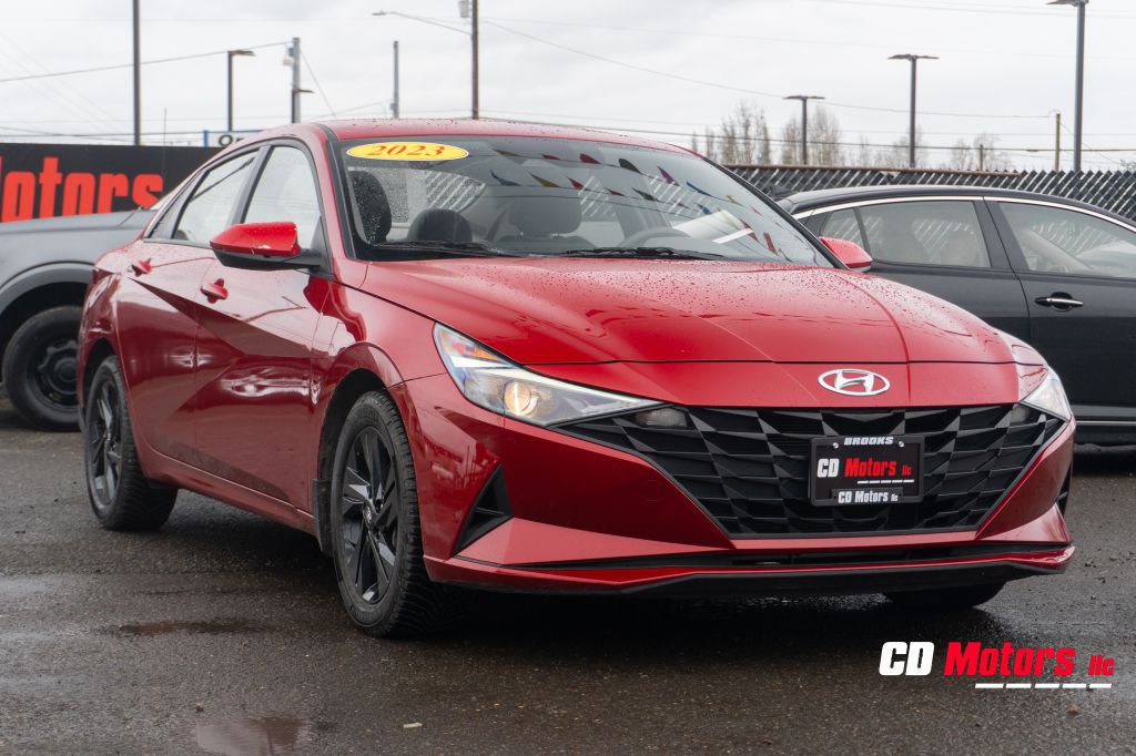 2023 Hyundai Elantra Image 2