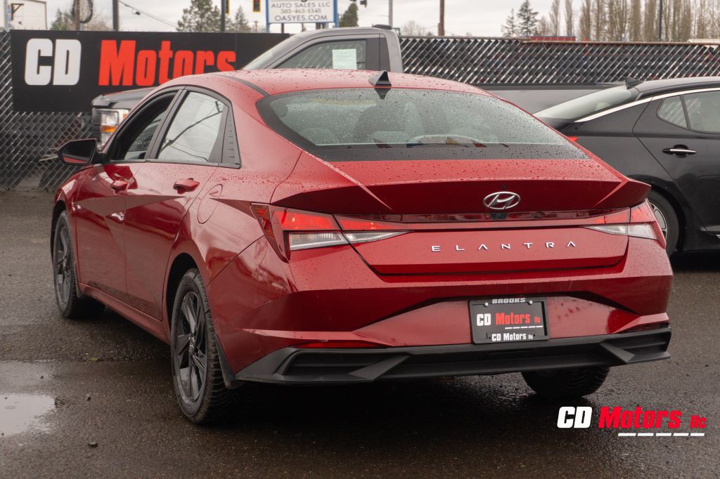 2023 Hyundai Elantra Image 7