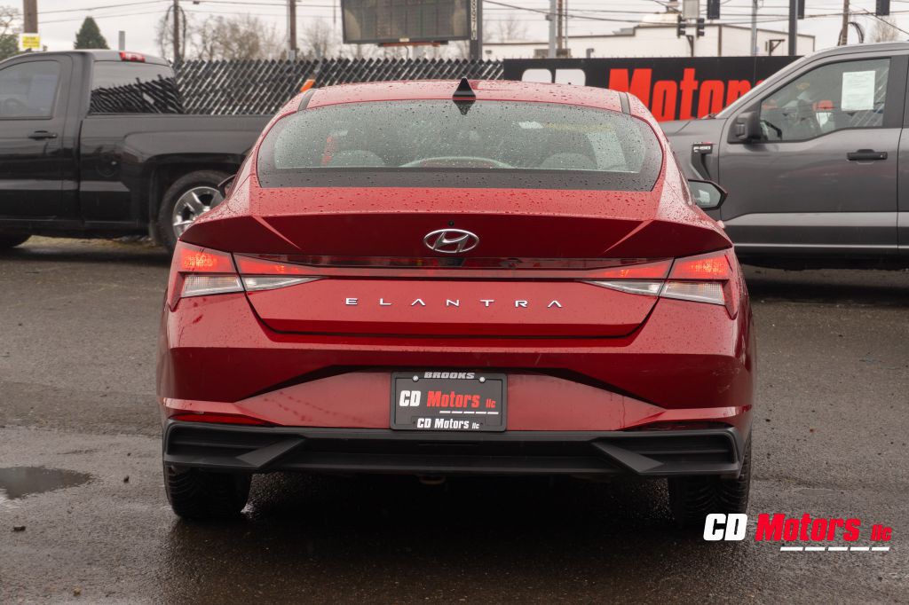 2023 Hyundai Elantra Image 8