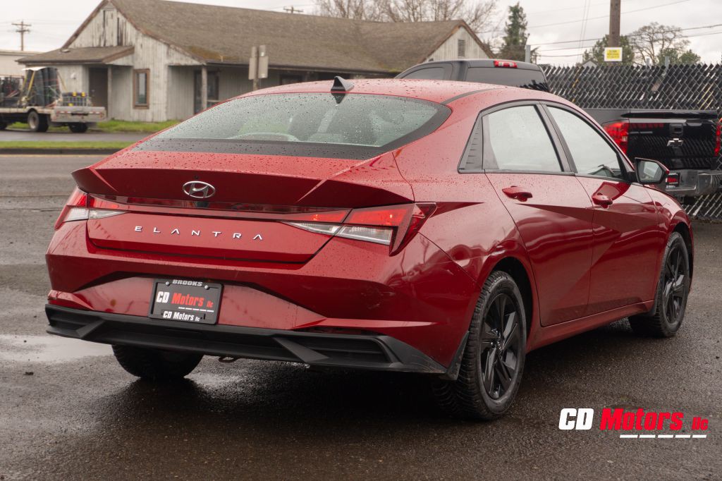 2023 Hyundai Elantra Image 9