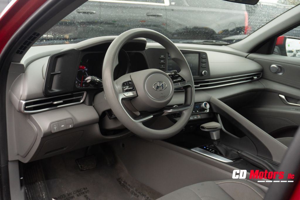 2023 Hyundai Elantra Image 11