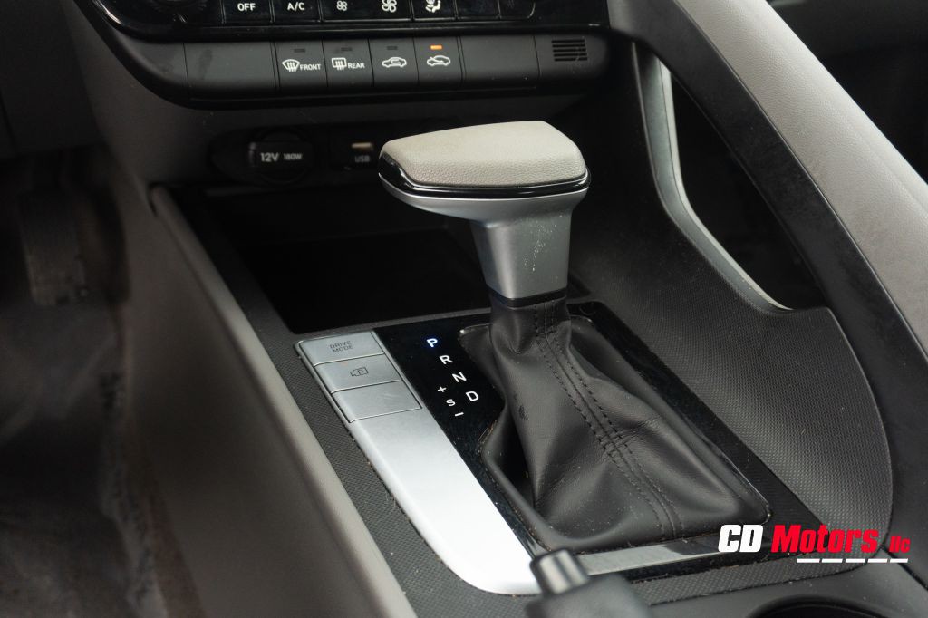 2023 Hyundai Elantra Image 18