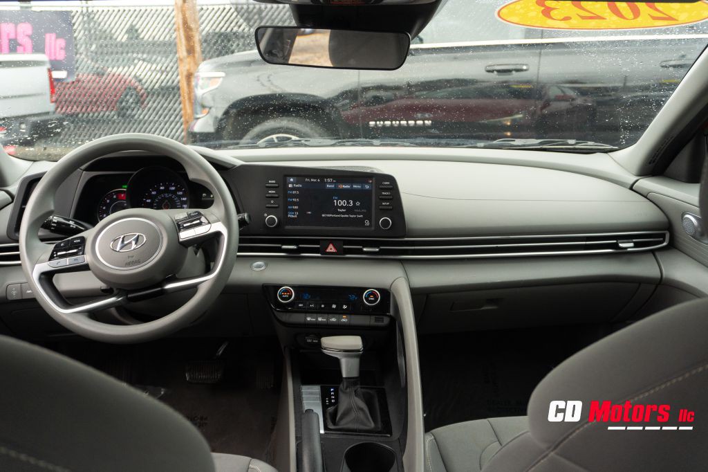 2023 Hyundai Elantra Image 21