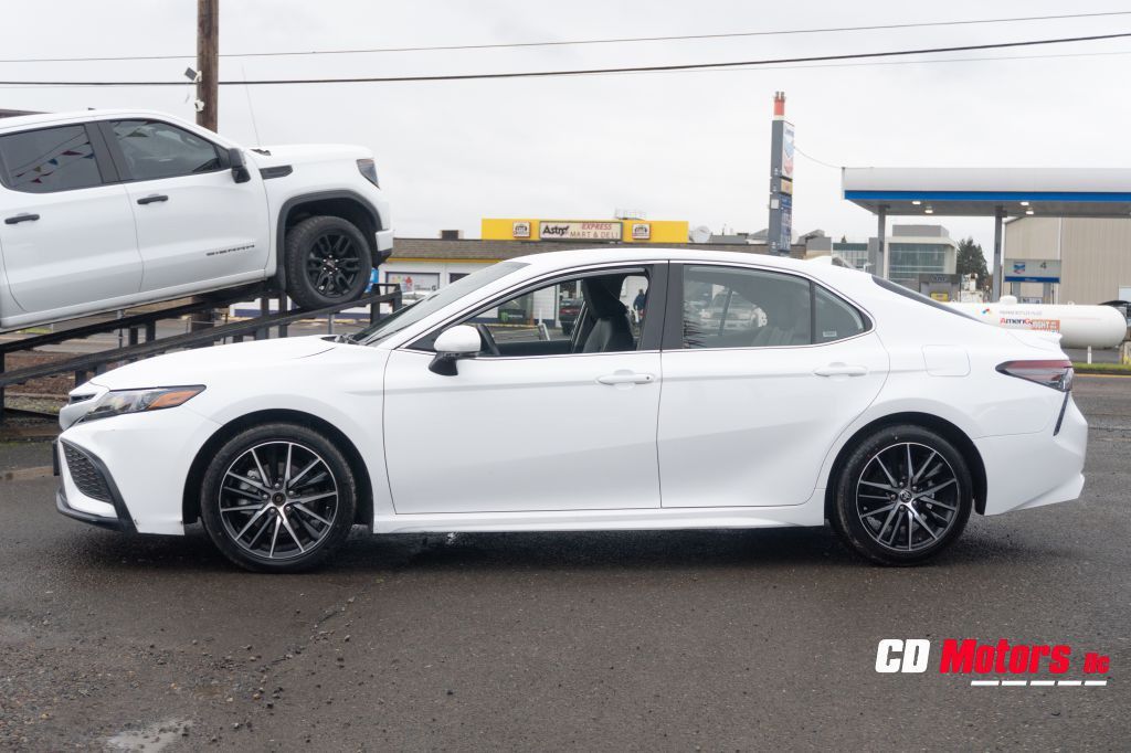 2024 Toyota Camry Image 6