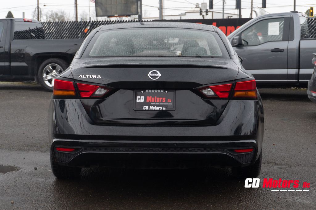 2022 Nissan Altima Image 8
