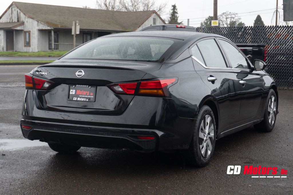 2022 Nissan Altima Image 9