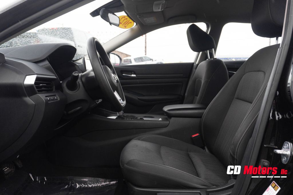 2022 Nissan Altima Image 12