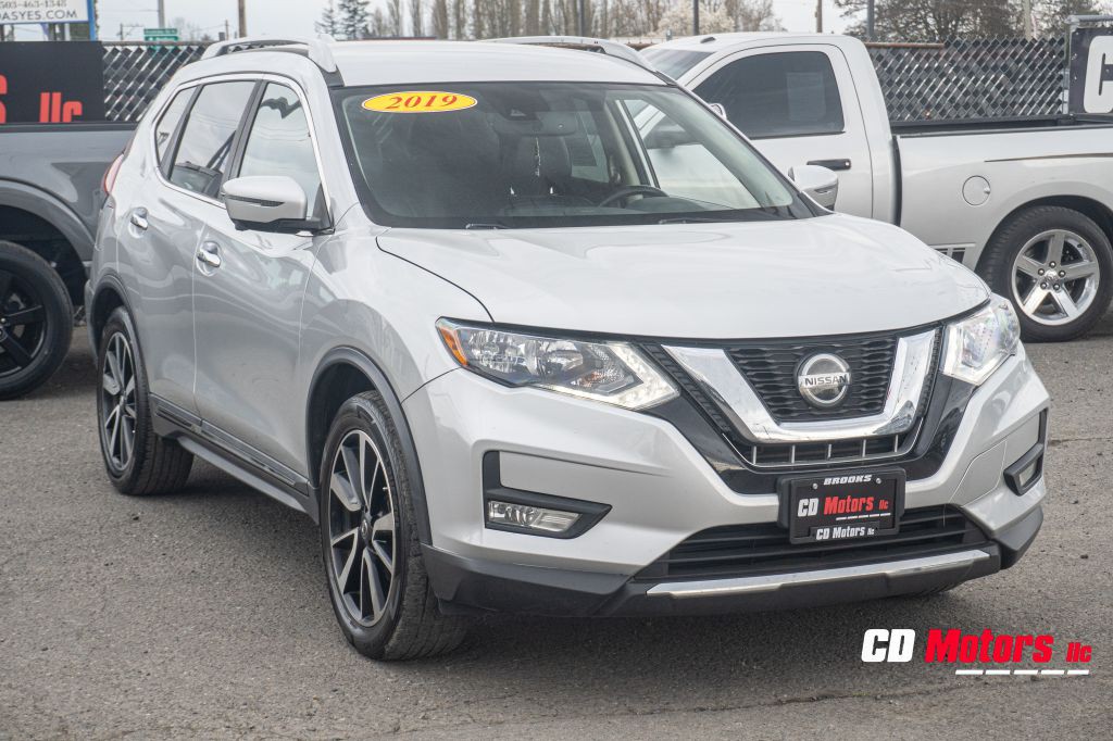 2019 Nissan Rogue Image 1