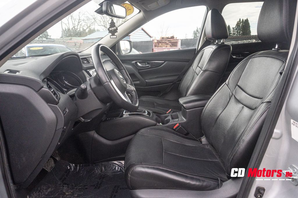 2019 Nissan Rogue Image 12