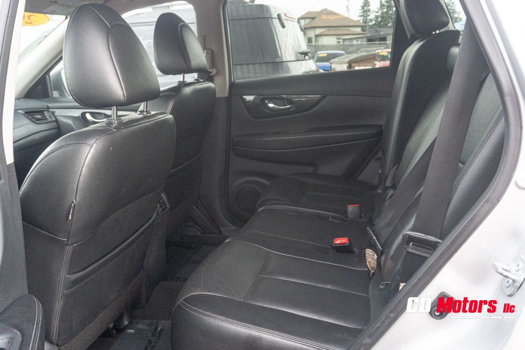 2019 Nissan Rogue Image 18