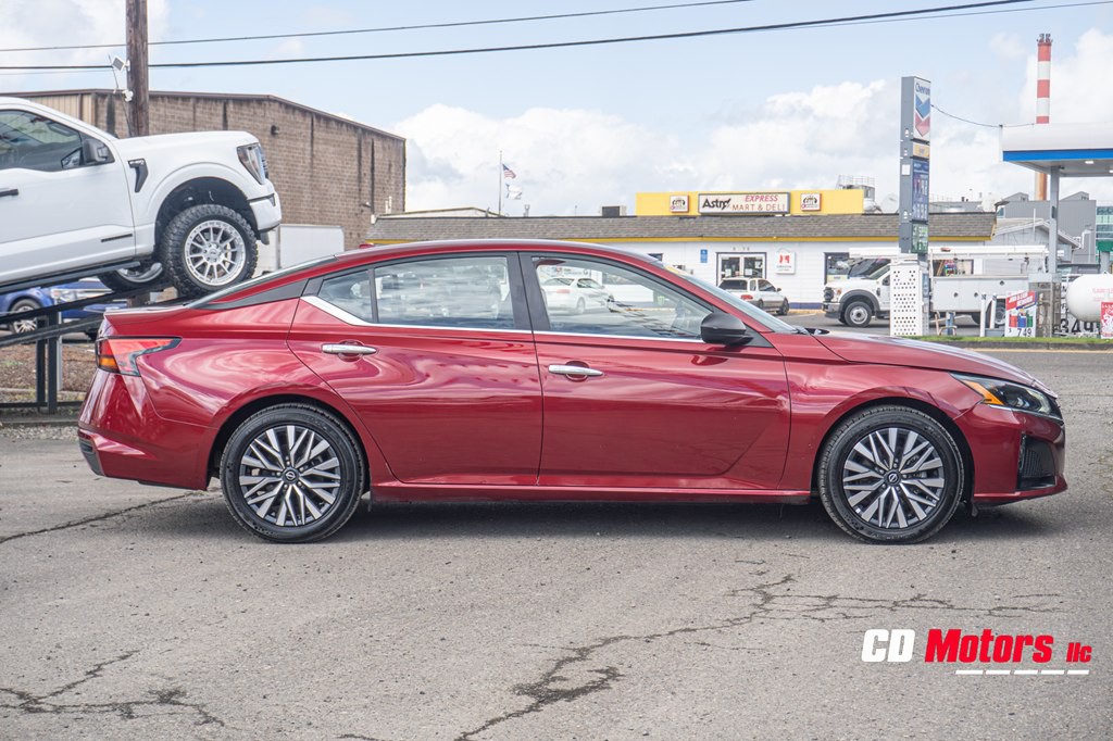 2024 Nissan Altima Image 10