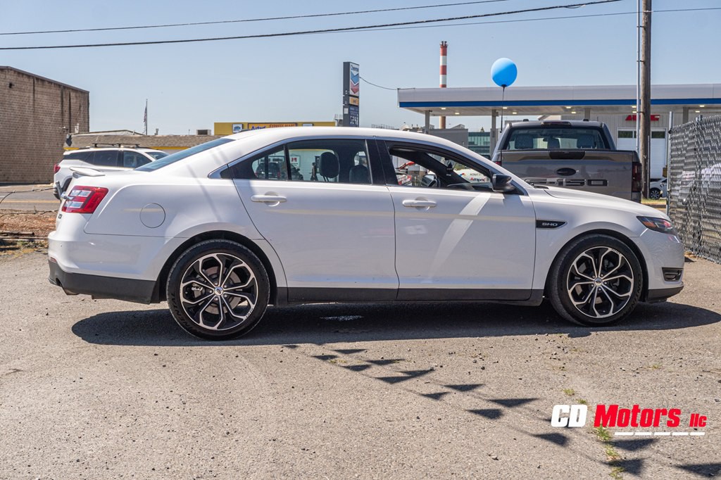 2014 Ford Taurus Image 10
