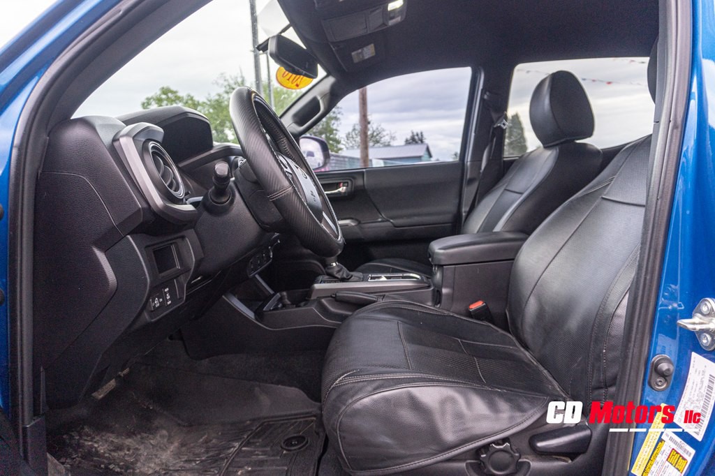 2016 Toyota Tacoma Image 12