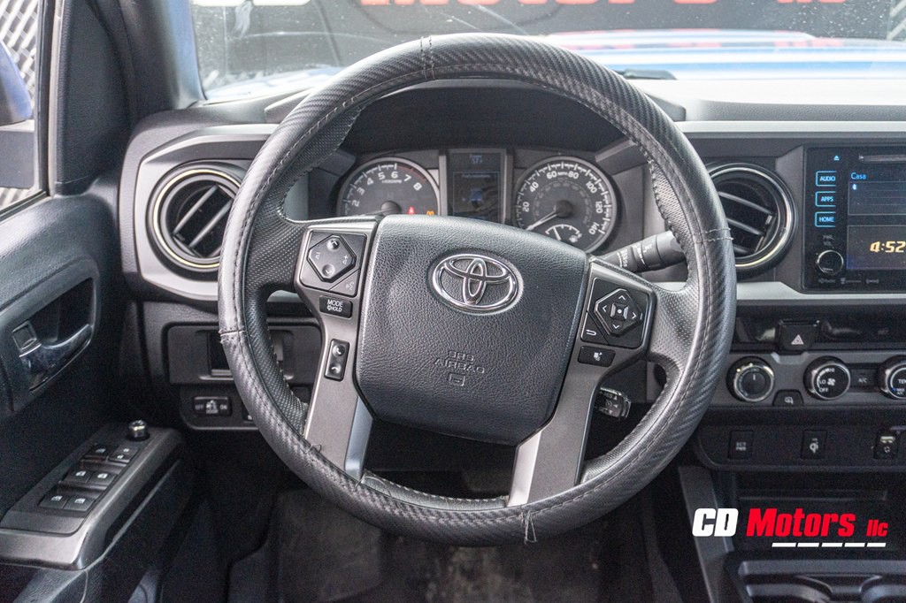 2016 Toyota Tacoma Image 17
