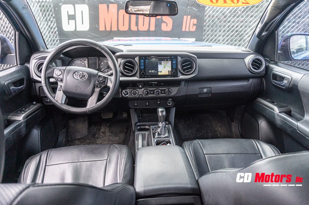 2016 Toyota Tacoma Image 18