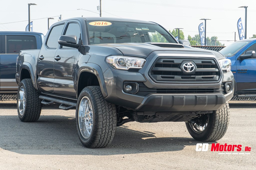 2016 Toyota Tacoma Image 2