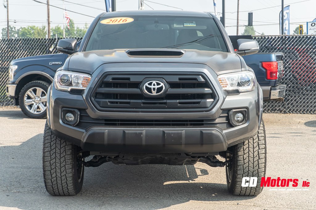 2016 Toyota Tacoma Image 3