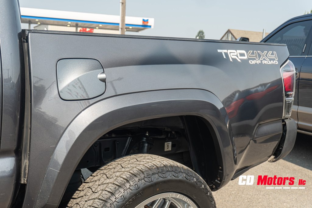 2016 Toyota Tacoma Image 8