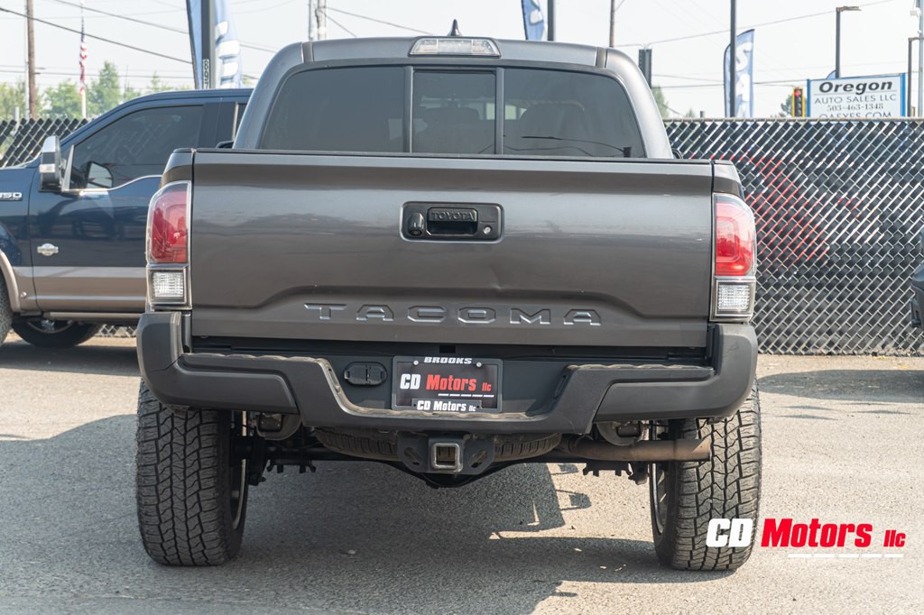 2016 Toyota Tacoma Image 10
