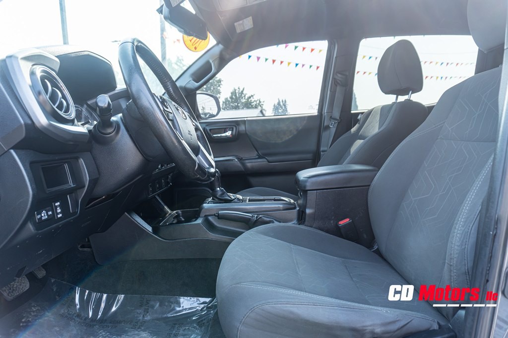 2016 Toyota Tacoma Image 13