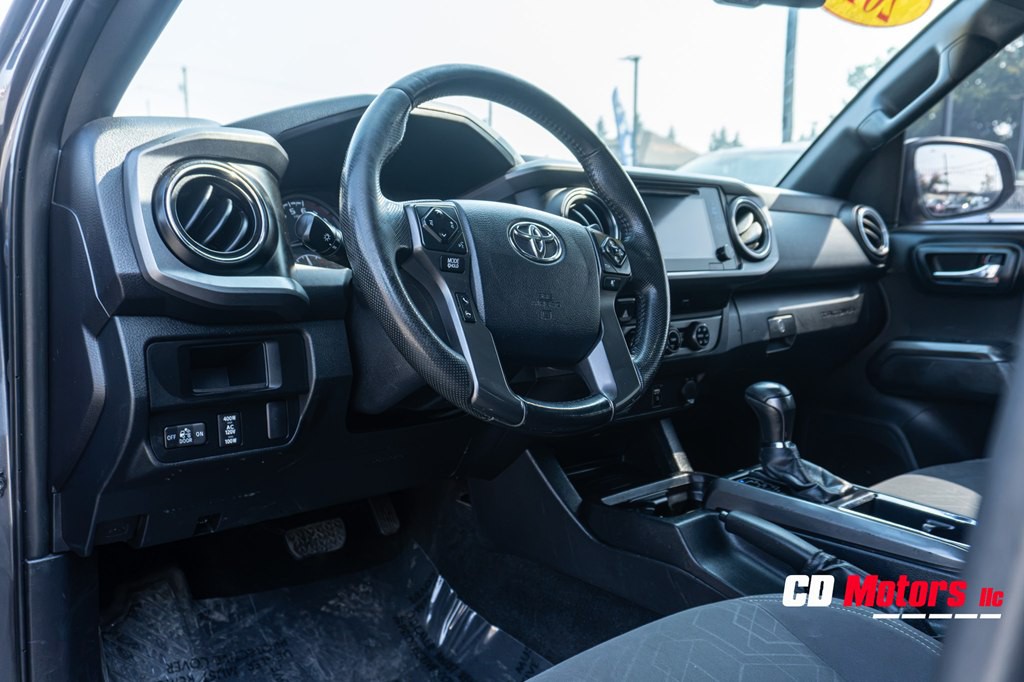 2016 Toyota Tacoma Image 14