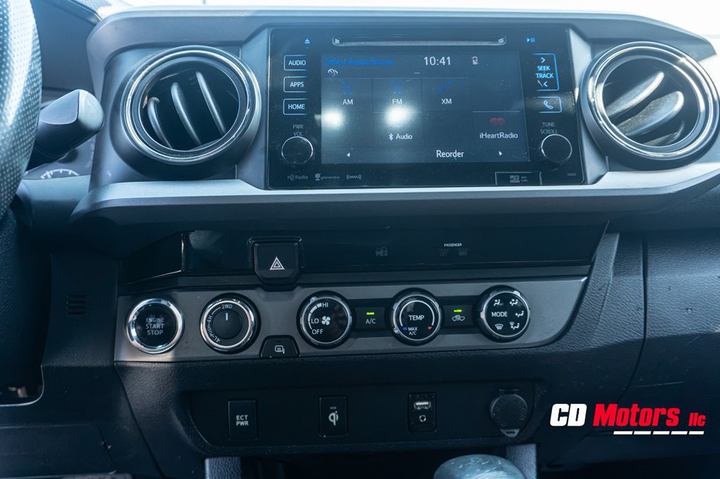 2016 Toyota Tacoma Image 16