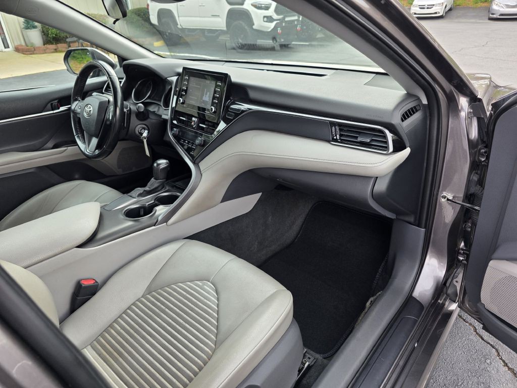 2021 Toyota Camry Image 24