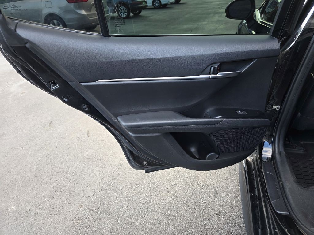2020 Toyota Camry Image 19