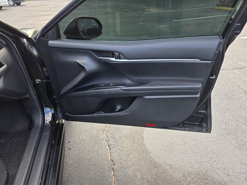 2020 Toyota Camry Image 24