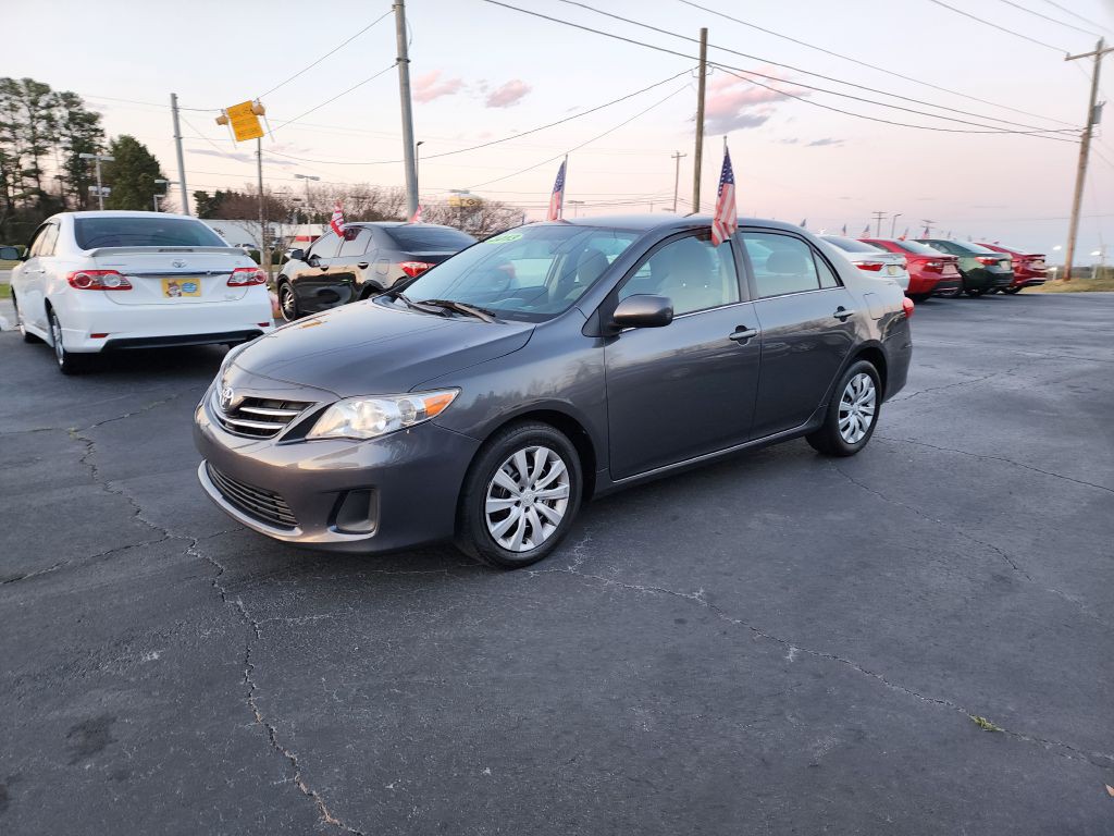 2013 Toyota Corolla Image 1
