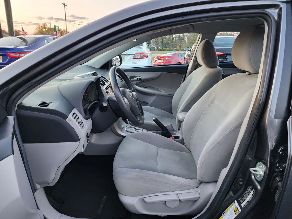 2013 Toyota Corolla Image 14