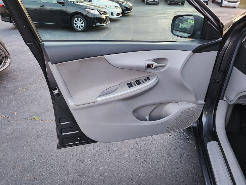 2013 Toyota Corolla Image 15