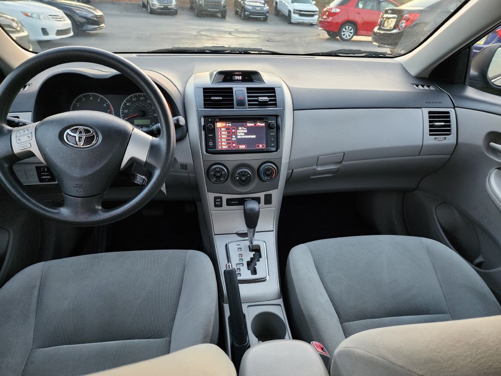 2013 Toyota Corolla Image 16