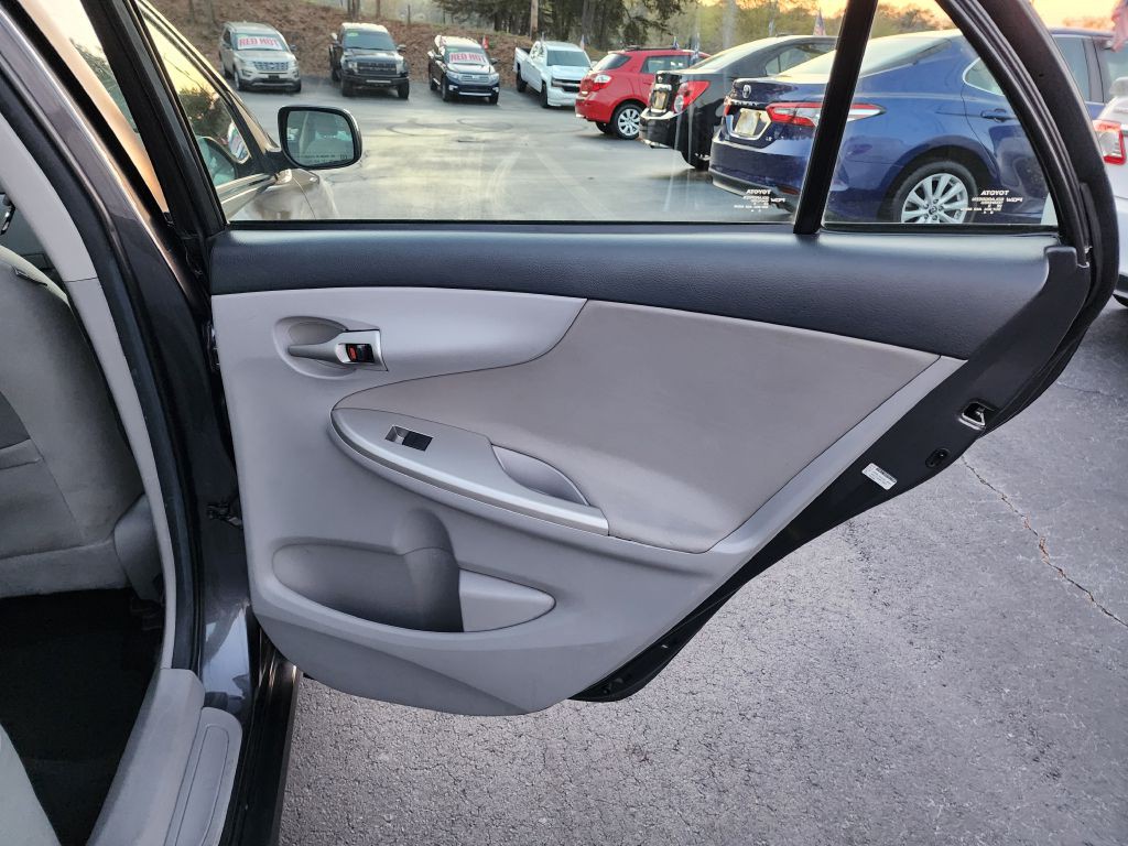 2013 Toyota Corolla Image 20